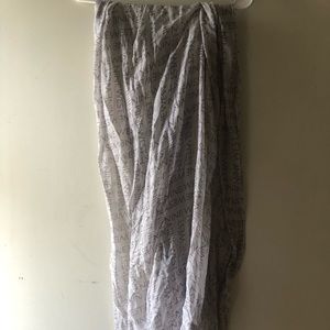 Long Nine West scarf